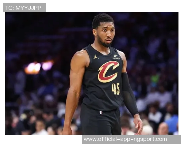 米切尔半场表现抢眼16分钟内贡献15分4助攻2抢断助力球队得分基本盘